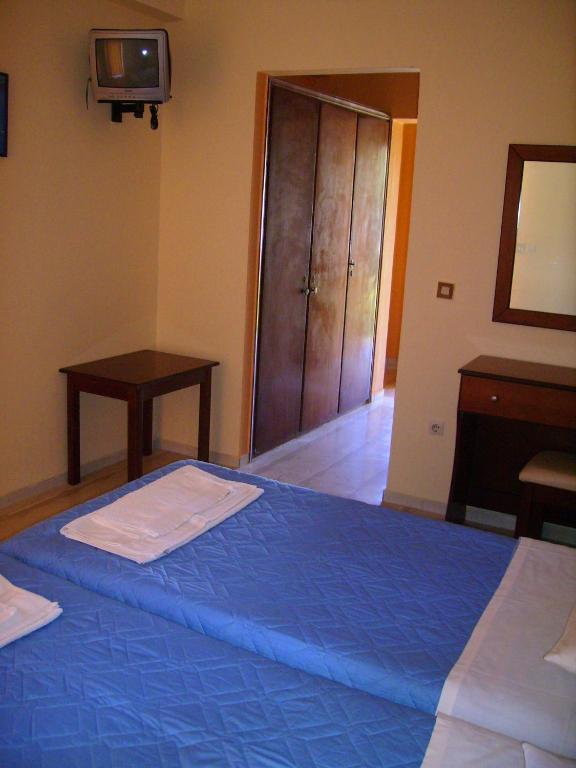 Aggelos Family Hotel room 3